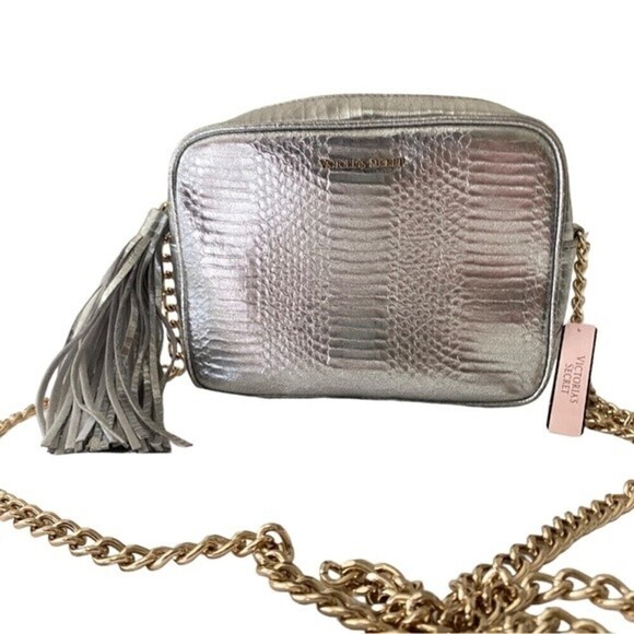Victoria’s Secret Silver Faux Crocadile Embossed Square Purse Chain Strap Tassel - Picture 4 of 13